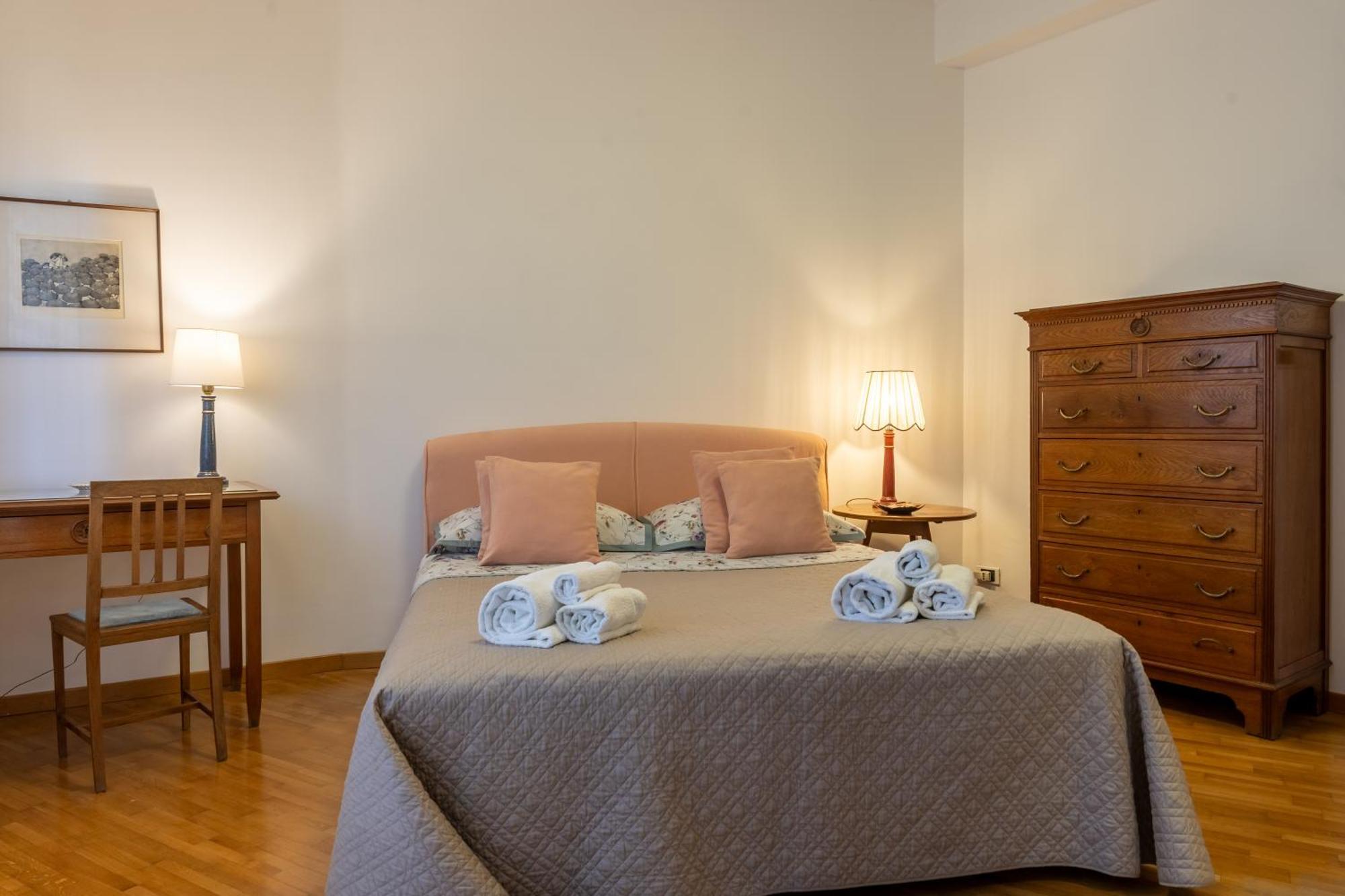 Apartment Sempione-metro B, Vintage Apartment, Ac, Wifi *